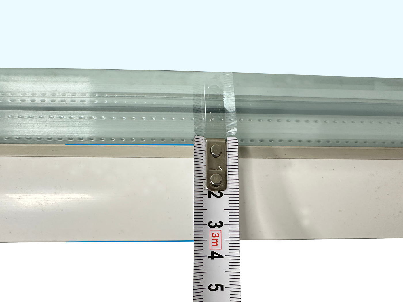 zameranie hĺbky zasklievacej lišty pre výrobu hliníkovej žalúzie na mieru