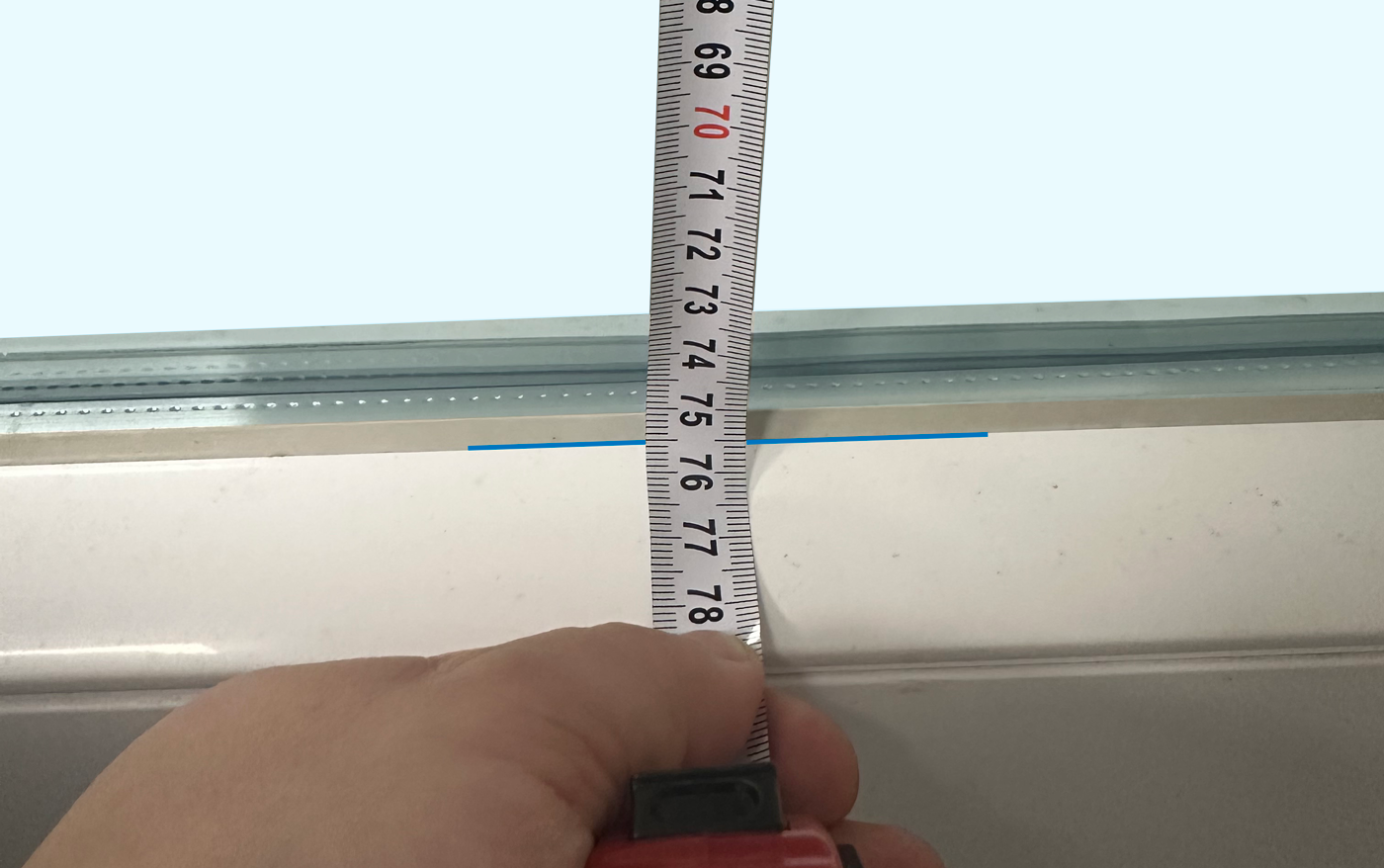 zaměření výšky vnitřní žaluzie - do